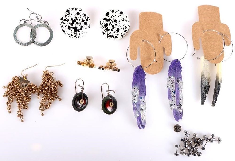 Lot 232287: STUD, PIN, & CLIP-ON LADIES EARRINGS LOT OF 15