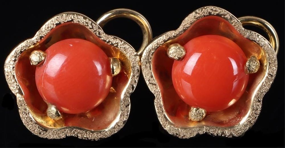 Lot 232292: 18K YELLOW GOLD LADIES FLOWER EARRINGS W/ JASPER