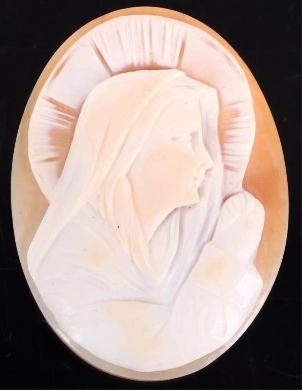 Lot 232309: ANTIQUE VIRGIN MARY LOOSE CARVED CONCH CAMEO