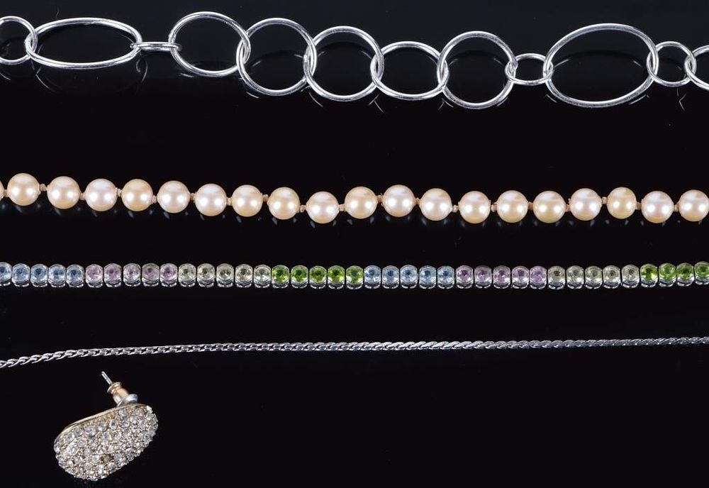 Lot 232368: MONET LADIES NECKLACES BRACELET AND EARRING (5)