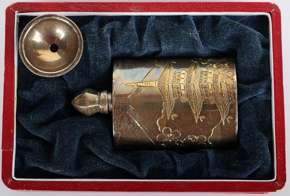 Lot 232384: JAPANESE SILVER PERFUME/SCENT BOTTLE W/FUNNEL