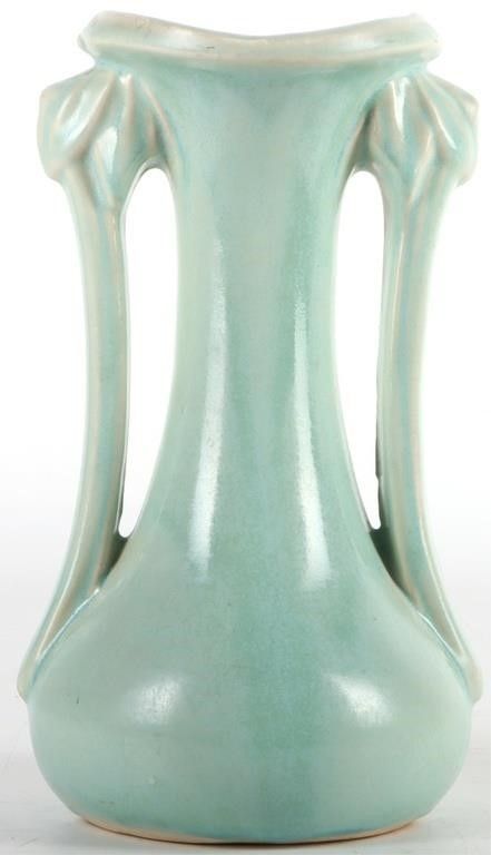 Lot 232401: VINTAGE 1940'S MCCOY BLUE HANDLE POTTERY VASE