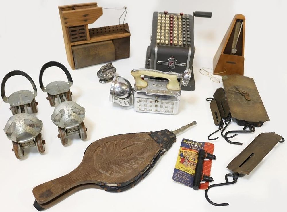 Lot 232403: OLD TECH SCALES MOUSETRAP SPOTLIGHT BELLOWS (12)
