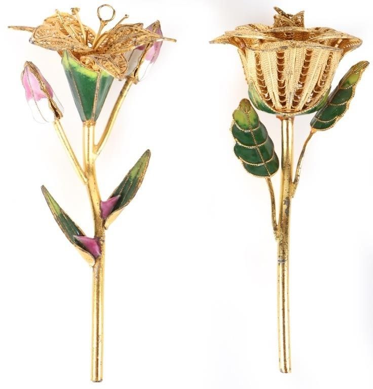 Lot 232406: FLORAL GOLD-TONED FILIGREE CLOISONNE ORNAMENTS