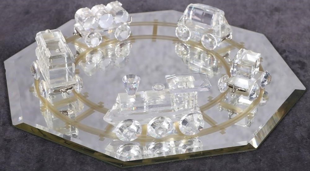 Lot 232422: SWAROVSKI CRYSTAL LOCOMOTION TRAIN SET W/ TRACK- 6