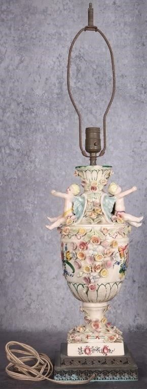 Lot 233044: VINTAGE ITALIAN CAPODIMONTE PORCELAIN TABLE LAMP