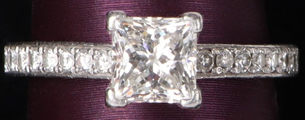 Lot 233054: GIA CERT VS2 1.27CTDIAMOND PLATINUM RING SET
