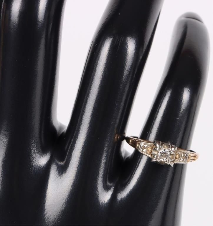 Lot 233075: 14K YELLOW GOLD NATURAL DIAMOND LADIES RING