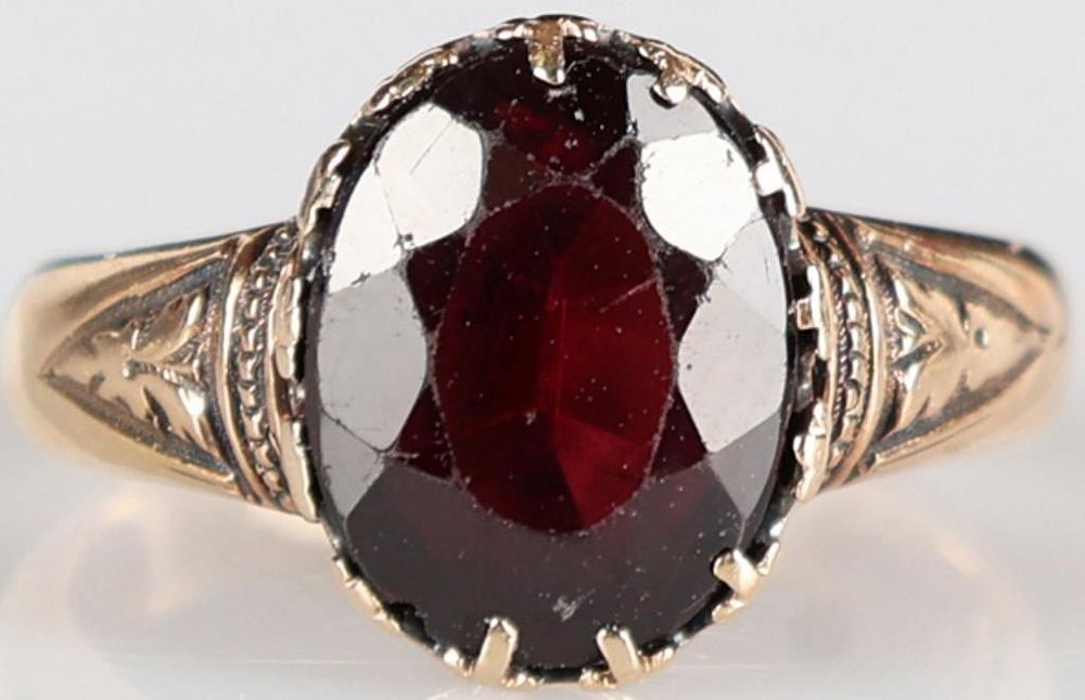 Lot 233096: 1.5CT OVAL GARNET 14K YELLOW GOLD LADIES RING