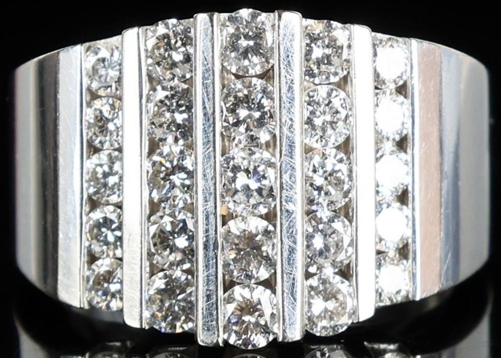 Lot 233113: 14K WHITE GOLD LADIES RING W/ IIA SYNTH DIAMONDS