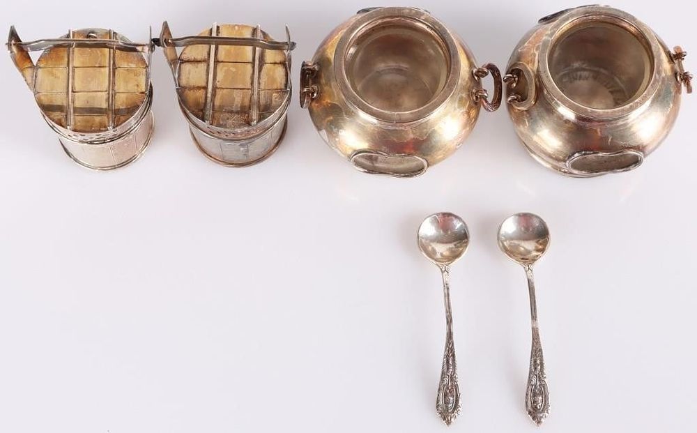 Lot 233133: ANTIQUE STERLING SILVER BUCKETS/CAULDRON SHAKERS 2