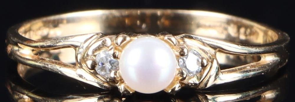 Lot 233143: 10K YELLOW GOLD PEARL CZ LADIES RING