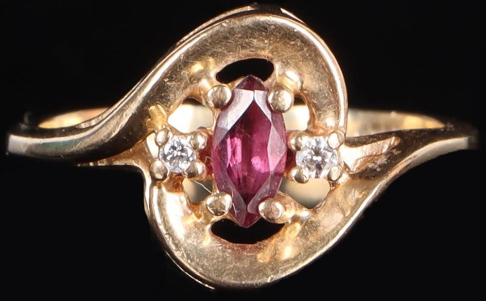Lot 233161: 10K YELLOW GOLD LADIES RING W/ MARQUISE RUBY & DIA