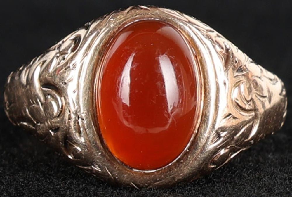 Lot 233165: 10K YELLOW GOLD LADIES RING W/ CABOCHON GARNET