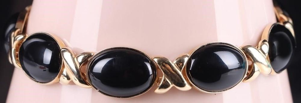 Lot 233203: 14K YELLOW GOLD LADIES BRACELET W/ ONYX STONES