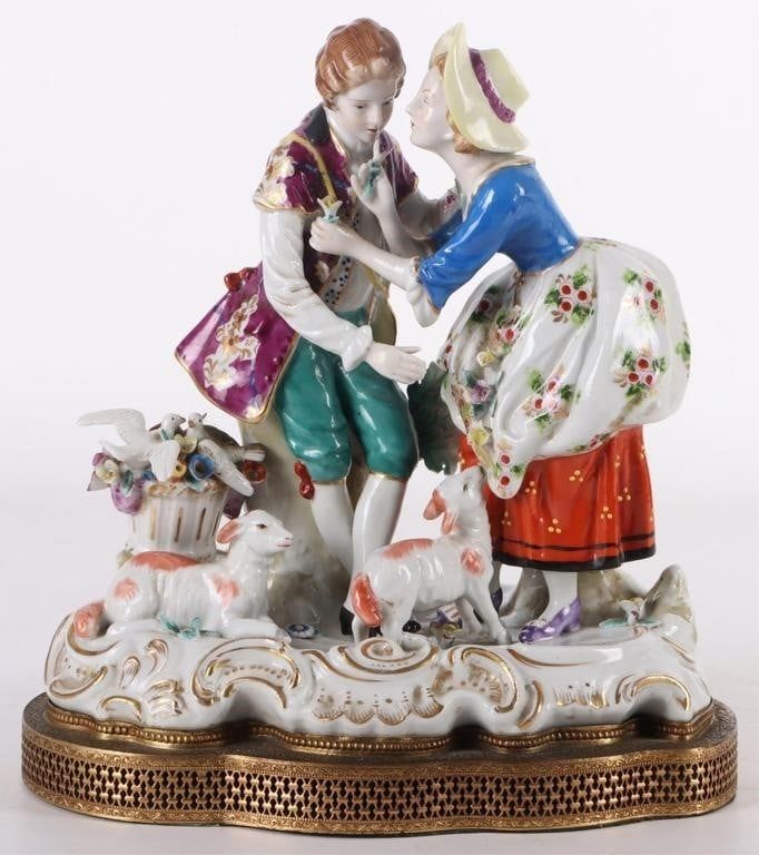 Lot 233210: ANTIQUE PORCELAIN VICTORIAN COUPLE FIGURINE