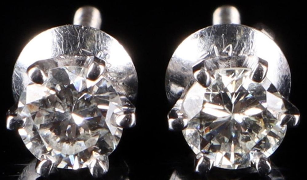 Lot 233299: 14K WHITE GOLD NATURAL DIAMOND LADIES EARRINGS