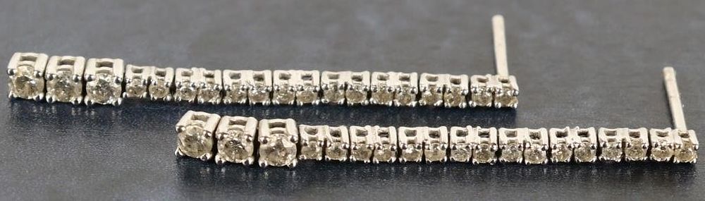 Lot 233300: 14K WHITE GOLD DIAMOND LINEAR DROP EARRINGS