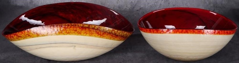 Lot 233374: ITALIAN MURANO RED ART GLASS FOLDED RIM BOWLS (2)