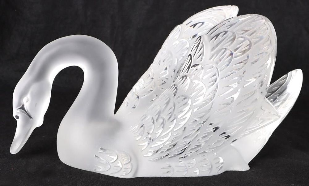 Lot 233376: LALIQUE VINTAGE HEAD-DOWN SWAN FROSTED STATUE