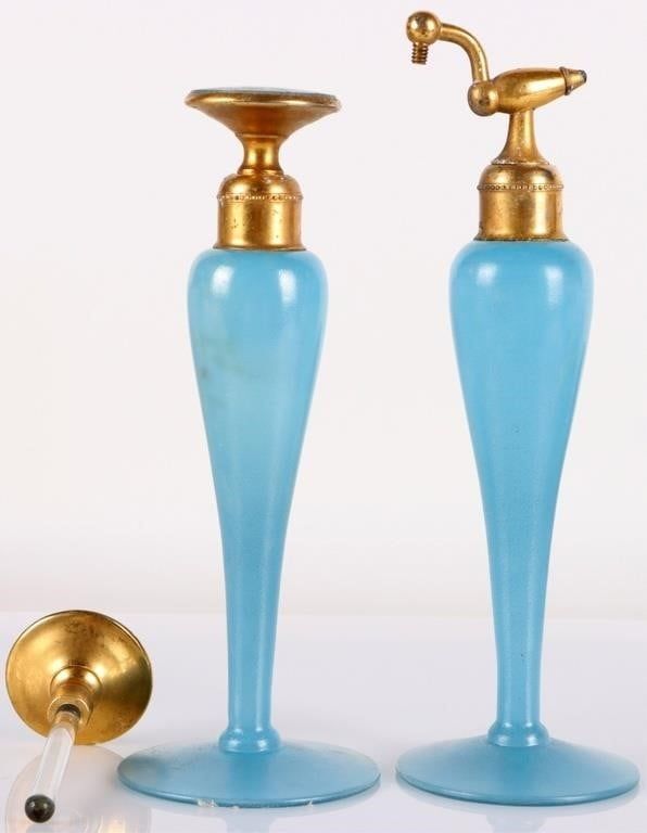 Lot 233381: ANTIQUE DEVILBISS BLUE PERFUME ATOMIZER & DROPPER