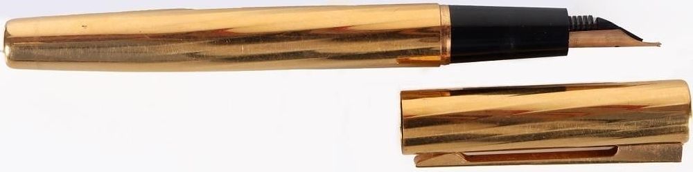 Lot 233394: VINTAGE WATERMAN 18K NIB TORSADE FOUNTAIN PEN
