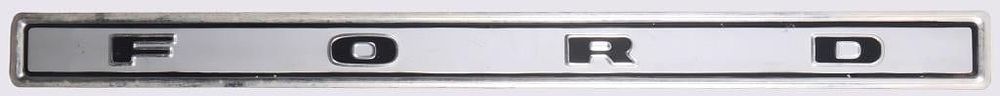 Lot 233450: VINTAGE FORD F-150/250 TAILGATE MOLDING PANEL