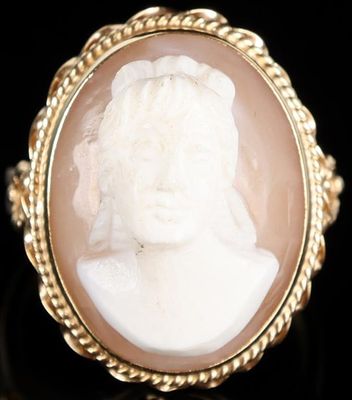 14K YELLOW GOLD ORNATE CAMEO ENAMEL LADIES RING. 14K yellow gold ornate cameo enamel ladies 