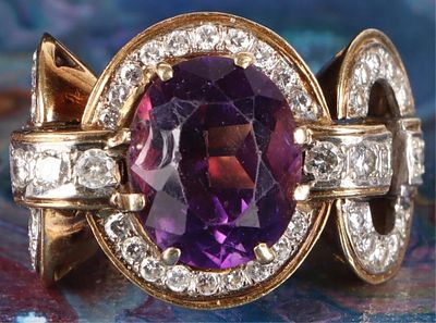 2.27CTW DIAMONDS 18K YELLOW GOLD LADIES RING W AME. 18k yellow gold ladies ring designed like a 
