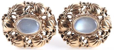 ORNATE 14K YELLOW GOLD LADIES CLIP-ON EARRINGS. Ornate 14k yellow gold ladies clip on earrings. 
