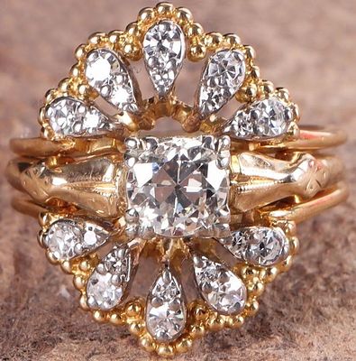14K YELLOW GOLD NATURAL DIAMOND LADIES RING. 14K yellow gold natural diamond ladies ring to 