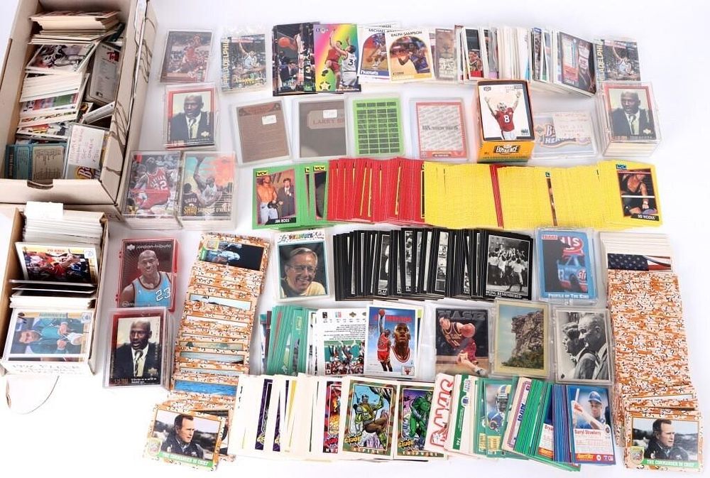 Lot 235025: COLLECTIBLE UNSEARCHED SPORTS & MOVIE CARDS