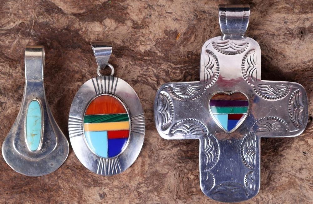 Lot 235050: NATIVE AMERICAN STERLING SILVER LADIES PENDANTS