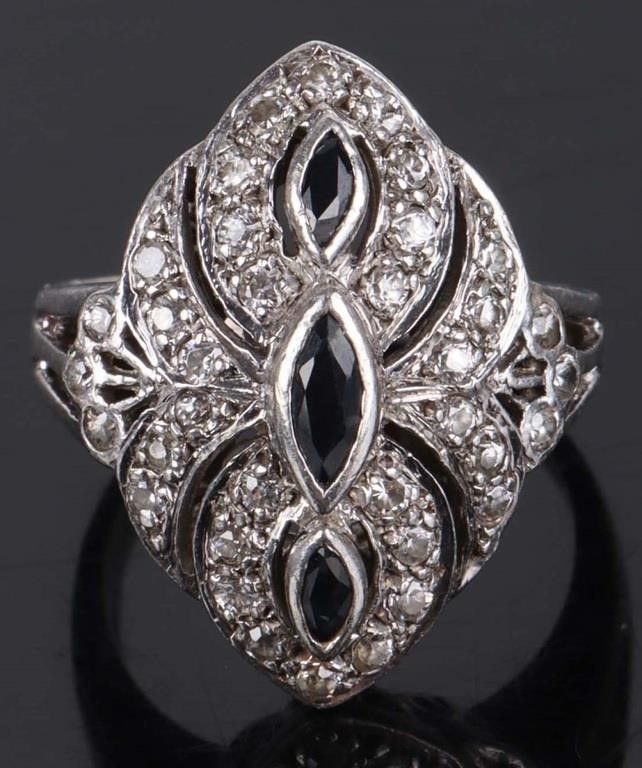 Lot 235064: DIAMOND & SAPPHIRE STERLING SILVER LADIES RING