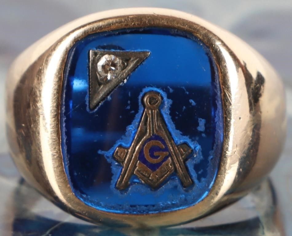 Lot 235087: 10K YELLOW GOLD MENS FREEMASON RING W/ DIAMOND