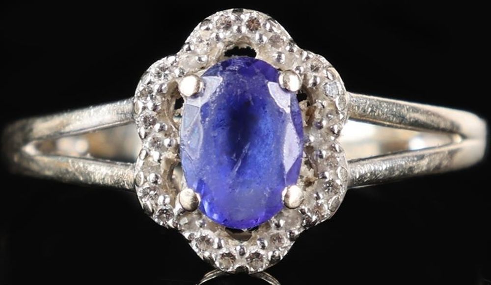 Lot 235096: EXCUISITE 14K GOLD TANZANITE & DIAMOND LADIES RING