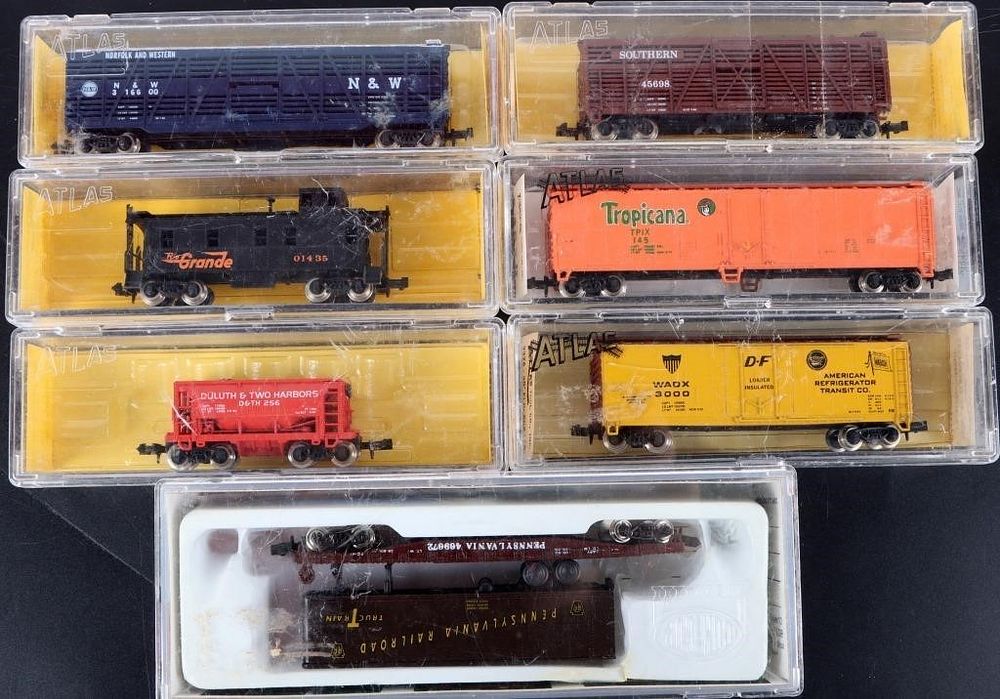 Lot 235115: N SCALE MODEL TRAINS LOT OF 7 IN ORIGINAL BOXES