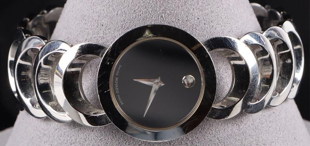 Lot 235163: MOVADO SWISS MADE MENS WRISTWATCH W/ SAPPHIRE CRYS