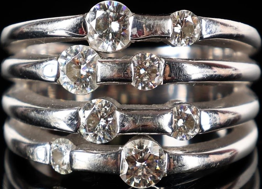 Lot 235197: 14K WHITE GOLD LADIES RING W/ BRIGHT MOISSANITE
