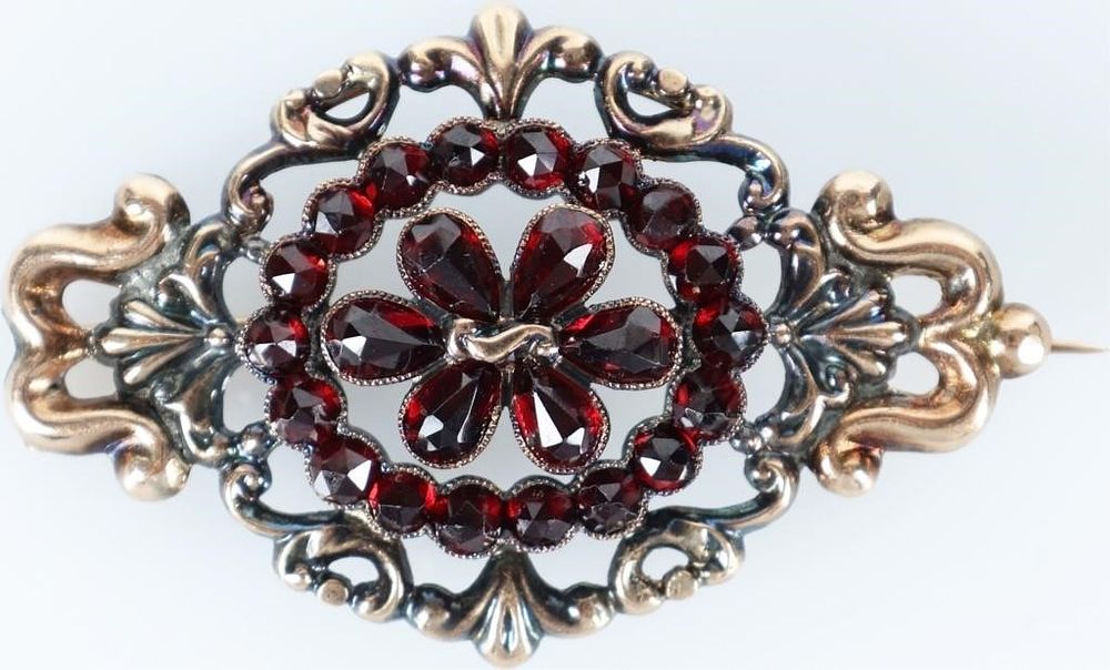 Lot 235228: 12K YELLOW GOLD VICTORIAN ROSE FACETED GEM BROOCH