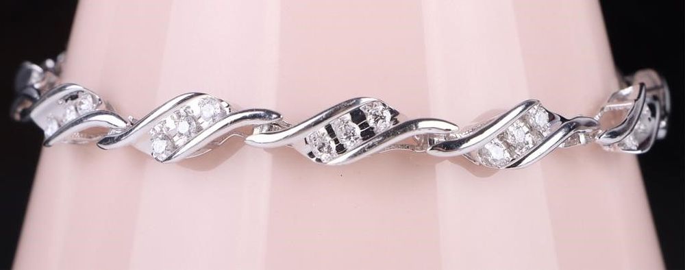 Lot 235231: ~1.00CTW NATURAL DIAMOND 10K GOLD LADIES BRACELET