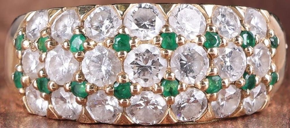 Lot 235239: 18K YELLOW GOLD LADIES RING W/ DIAMONDS & EMERALD