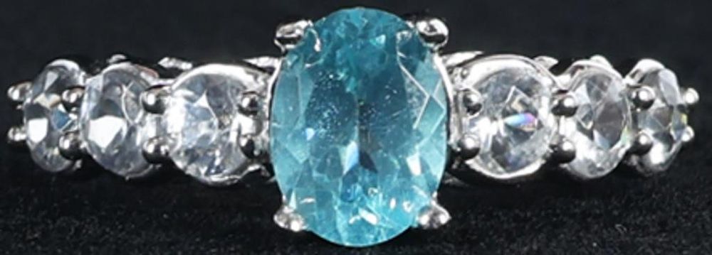 Lot 235248: 10K WHITE GOLD TOPAZ BLUE CZ LADIES RING