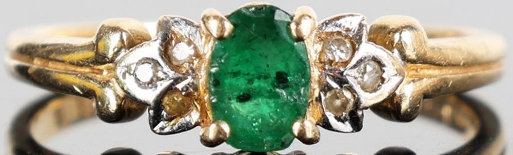 Lot 235249: 14K YELLOW GOLD EMERALD DIAMOND LADIES RING