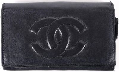 VINTAGE CHANEL BLACK LEATHER CROWNHOCK WALLET. Vintage Chanel Black Leather Crownhock Wallet 