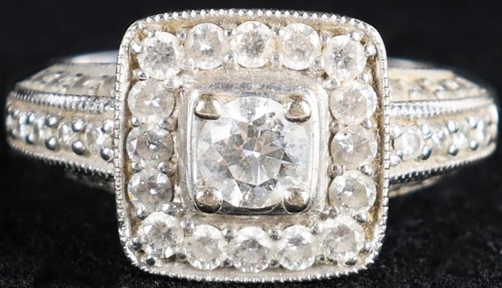 Lot 235262: 14K WHITE GOLD NATURAL DIAMOND LADIES RING