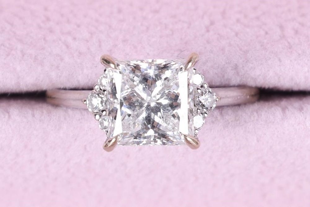 Lot 235305: IGI 2.01CT PRINCESS CUT DIAMOND ENGAGEMENT RING