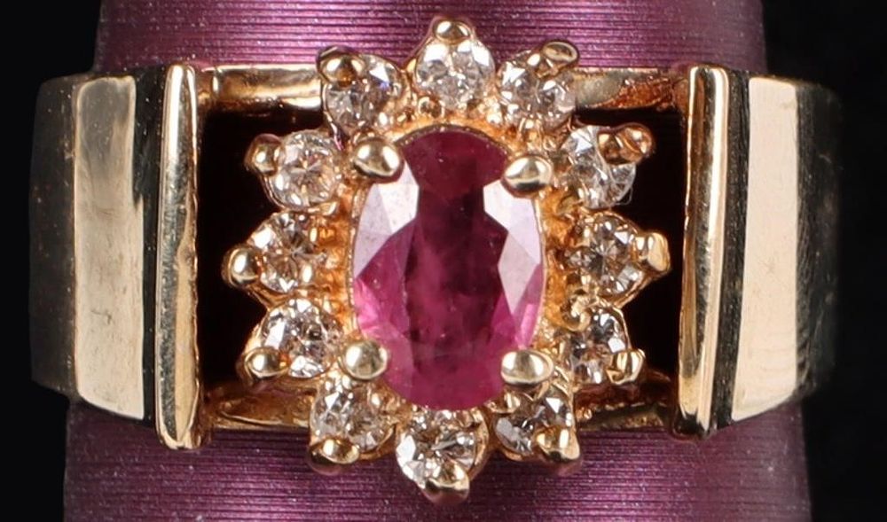 Lot 235317: 14K YELLOW GOLD LADIES RING W/ RUBY & 12 DIAMONDS