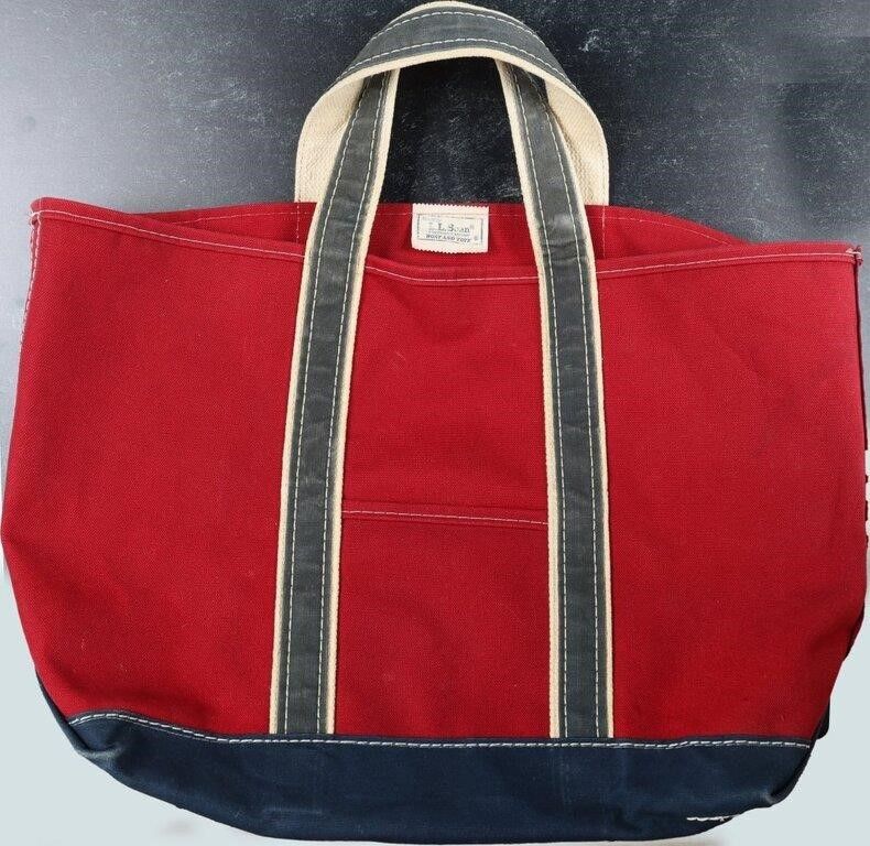 Lot 235321: L.L BEAN BOAT & TOTE SAWTOOTH TAG NAVY & RED BAG