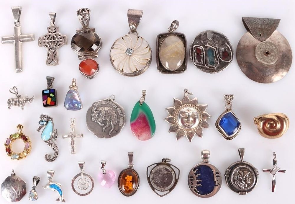 Lot 235322: ASSORTED STERLING SILVER LADIES PENDANT LOT OF 28